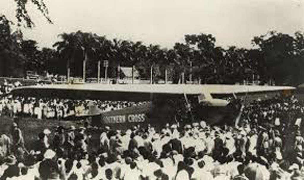“Landing of the Southern Cross at Albert Park, 1928”, Source: http://suvacity.org/albert-park /