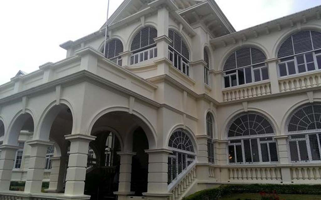 “Foyer of the Fiji Government House, present day”. Source: Round, Sally. 2014, Fiji’s Government House, https://www.radionz.co.nz/international/pacific-news/255410/fiji-swears-in-19-member-cabinet, 25 September