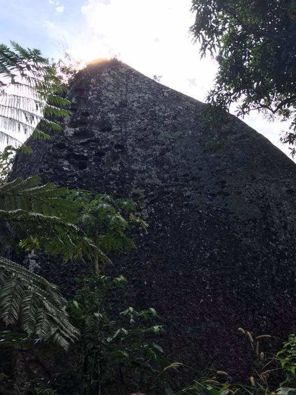 “The site of the chief’s bure in the old village of Nagagadelavatu. The rocks were used as a defensive barrier.” Source: Melinia Nawadra-Cinawilakeba 2018