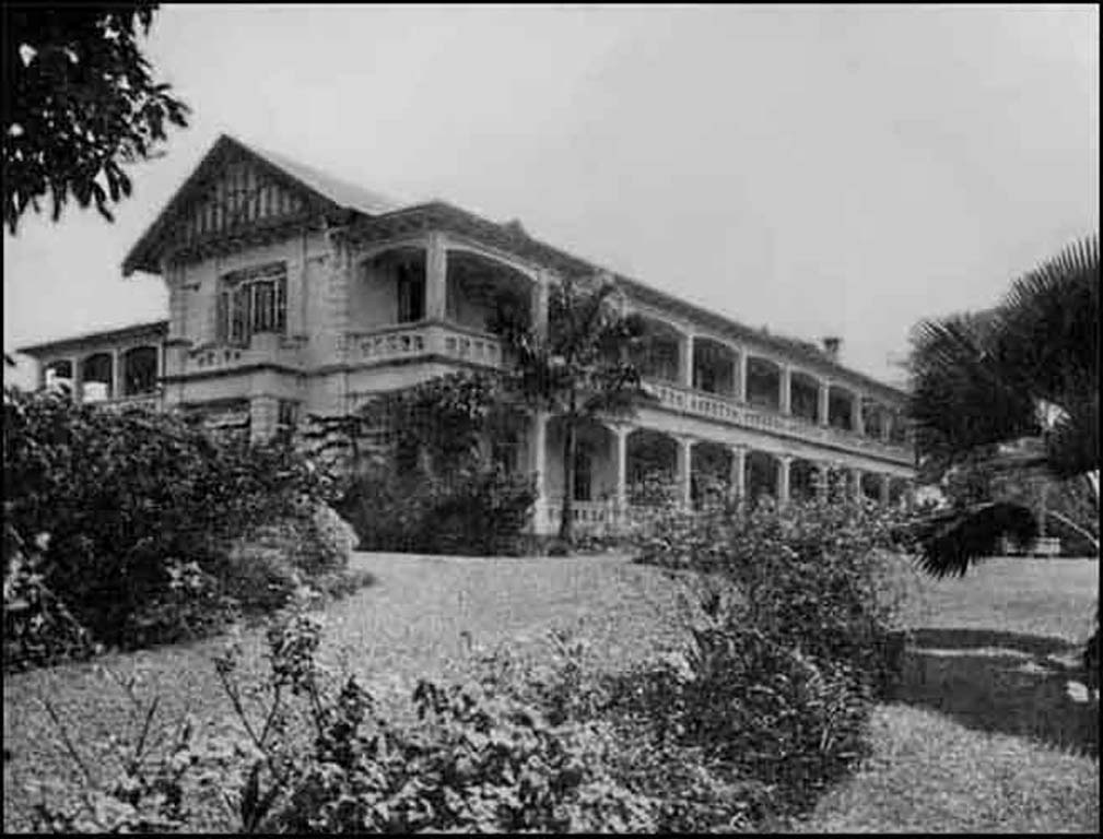 “Girls' Grammar School Hostel, 1937”, Source: Fiji: Handbook of the Colony, (1937), published by authority of H.Craigie, Government Printer, pp.48-9. http://www.justpacific.com/fiji/fijiphotos/grammar/ggs.jpg